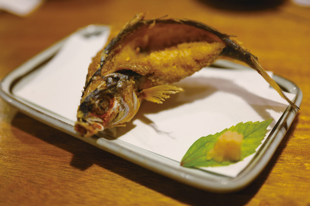 A mouthwatering deep-fried gurrukun fish